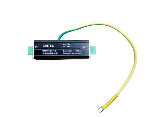 12V ネットワーク 超電圧保護装置 アルミ合金 囲みとデータライン保護のための迅速な応答時間